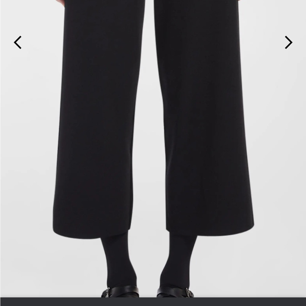 MaxMara Brand Wool Cropped Leg Capris